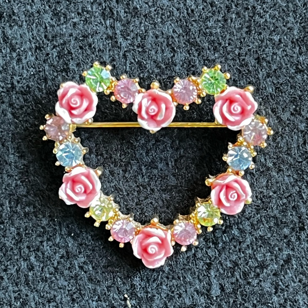 Vintage Avon Heart Brooch with Pink Roses and Gold Details